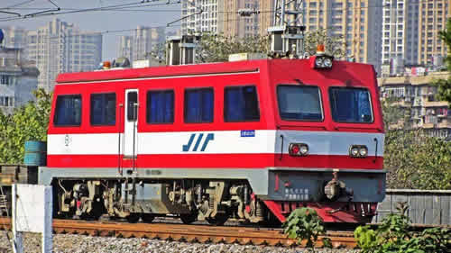 初中生可以學(xué)內(nèi)燃機(jī)車運(yùn)用與檢修專業(yè)嗎？