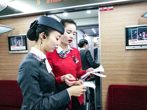 初三學(xué)航空乘務(wù)專業(yè)去哪個學(xué)校好？