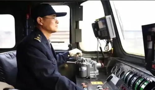 火車司機駕駛證怎么考？