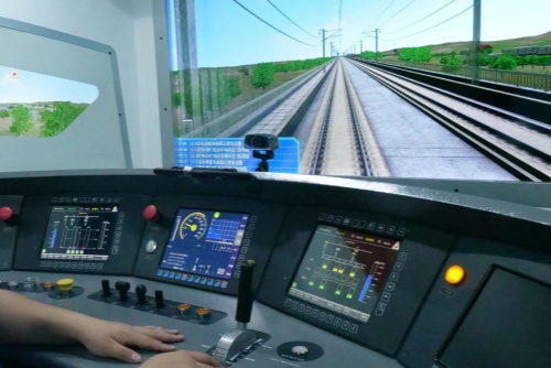 想當(dāng)火車司機(jī)？中專學(xué)歷也能報(bào)名！穩(wěn)定高薪 + 鐵飯碗！